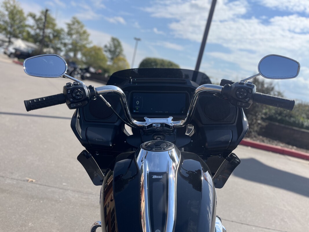 2025 Harley-Davidson Road Glide FLTRX Vivid Black - Photo 10
