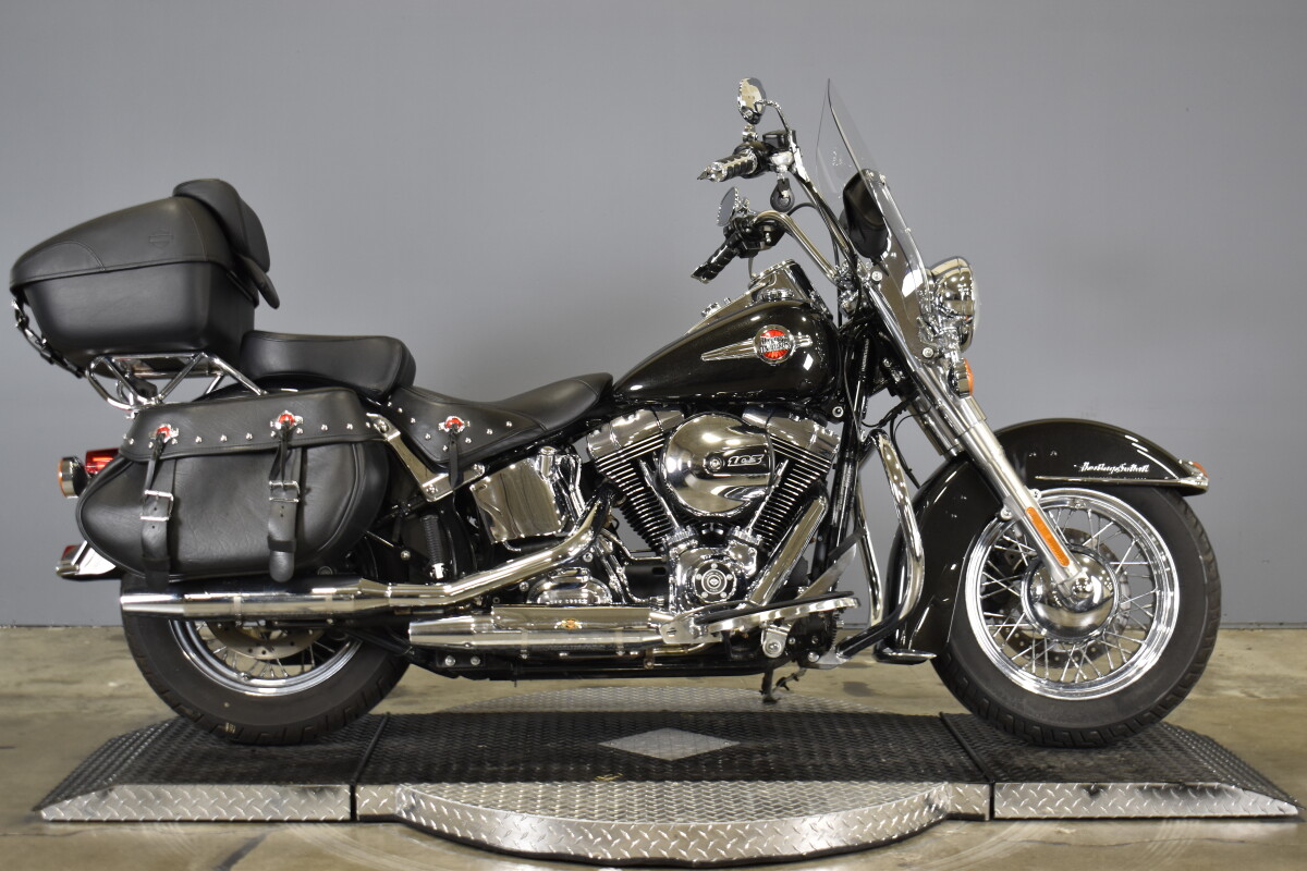 2017 Harley-Davidson Heritage Softail Classic FLSTC