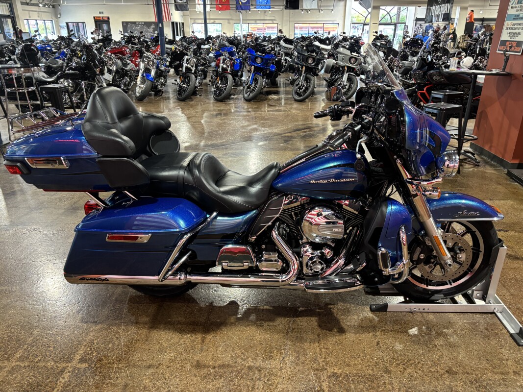 Harley-Davidson Ultra Limited 2014 FLHTK Custom Colour Daytona Blue