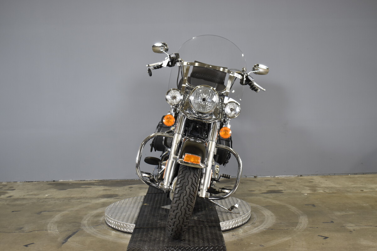 2017 Harley-Davidson Heritage Softail Classic FLSTC - Photo 3