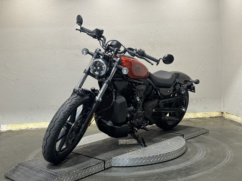 Harley-Davidson Nightster 2025 RH975 84655204 WHISKEY FIRE - Photo 5