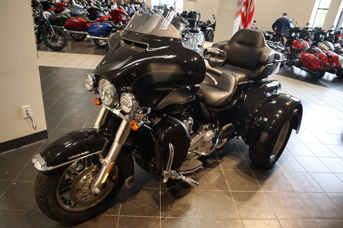 2021 Tri Glide Ultra (FLHTCUTG) - Photo 2