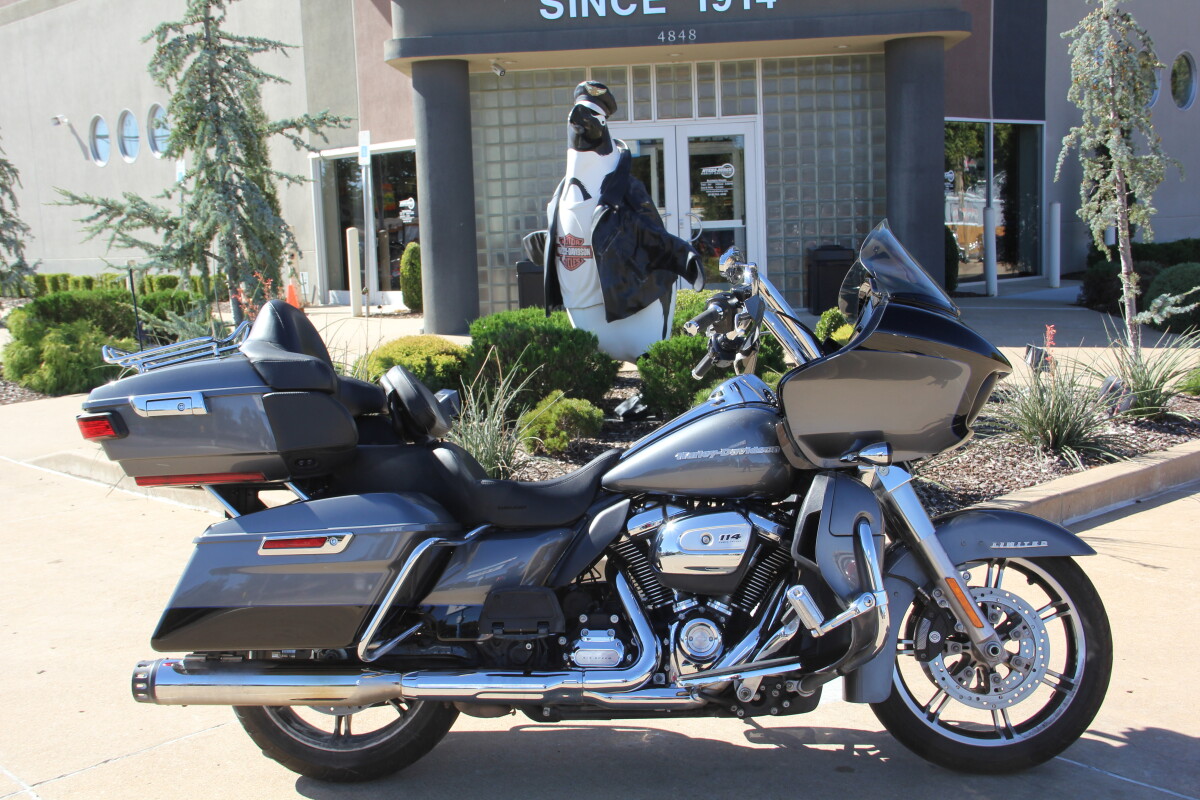 2022 Harley-Davidson Road Glide Limited Gauntlet Gray Metallic/Vivid Black - Photo 2