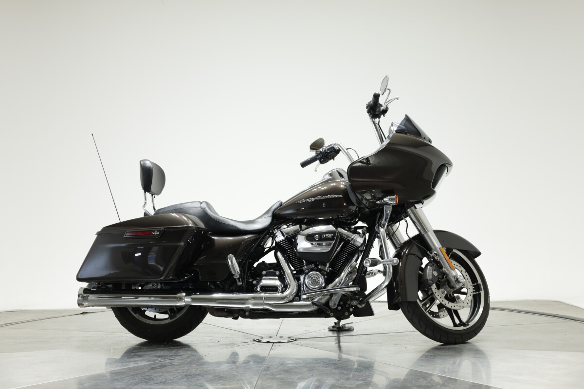 2018 HARLEY-DAVIDSON FLTRX ROAD GLIDE in Sumatra Brown
