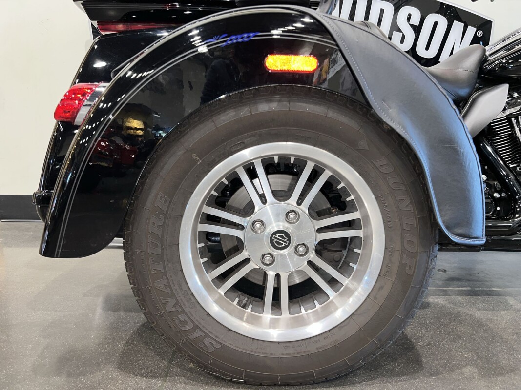 2021 Harley-Davidson Tri Glide Ultra FLHTCUTG - Photo 8