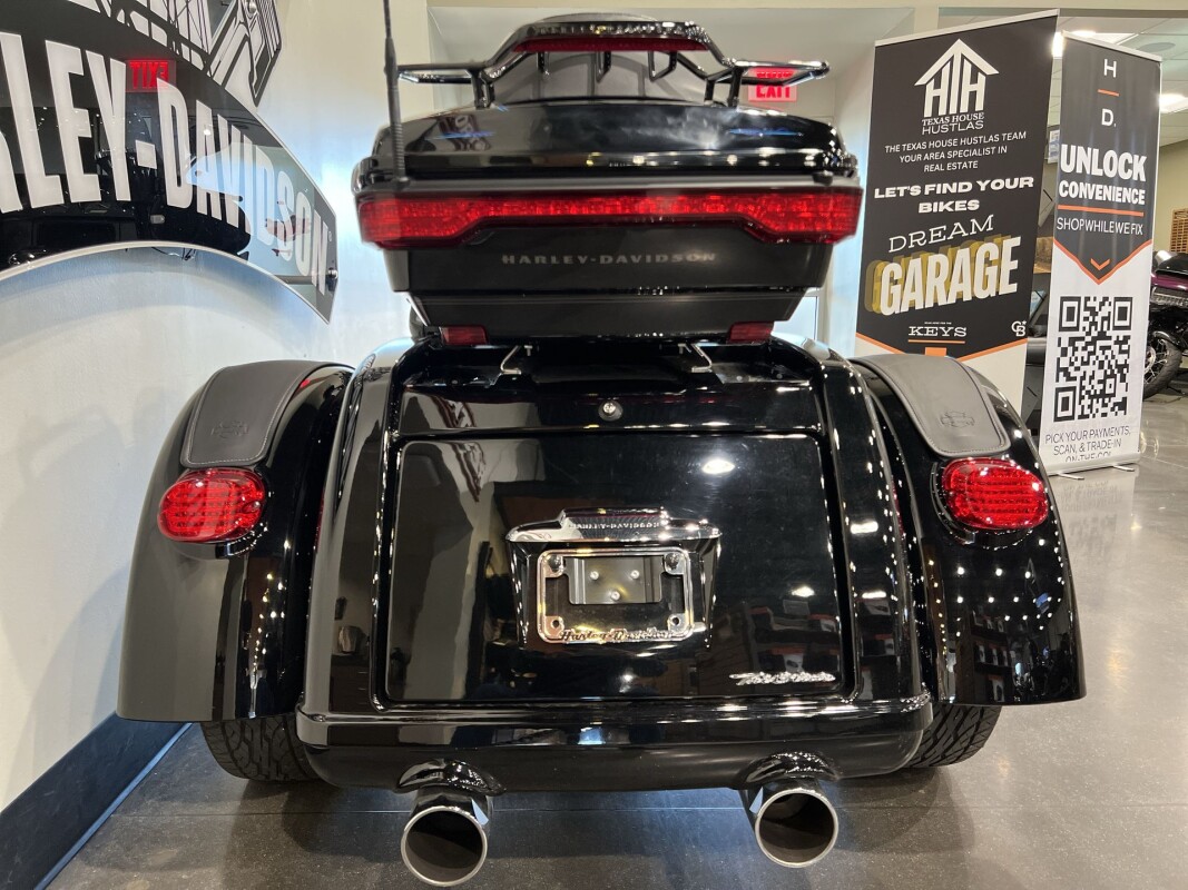 2021 Harley-Davidson Tri Glide Ultra FLHTCUTG - Photo 10