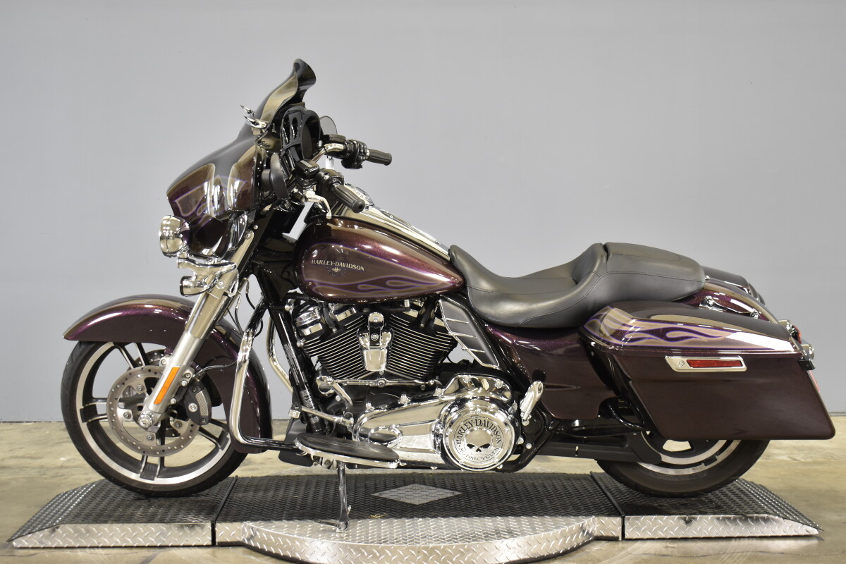 2017 Harley-Davidson Street Glide Special FLHXS - Photo 5