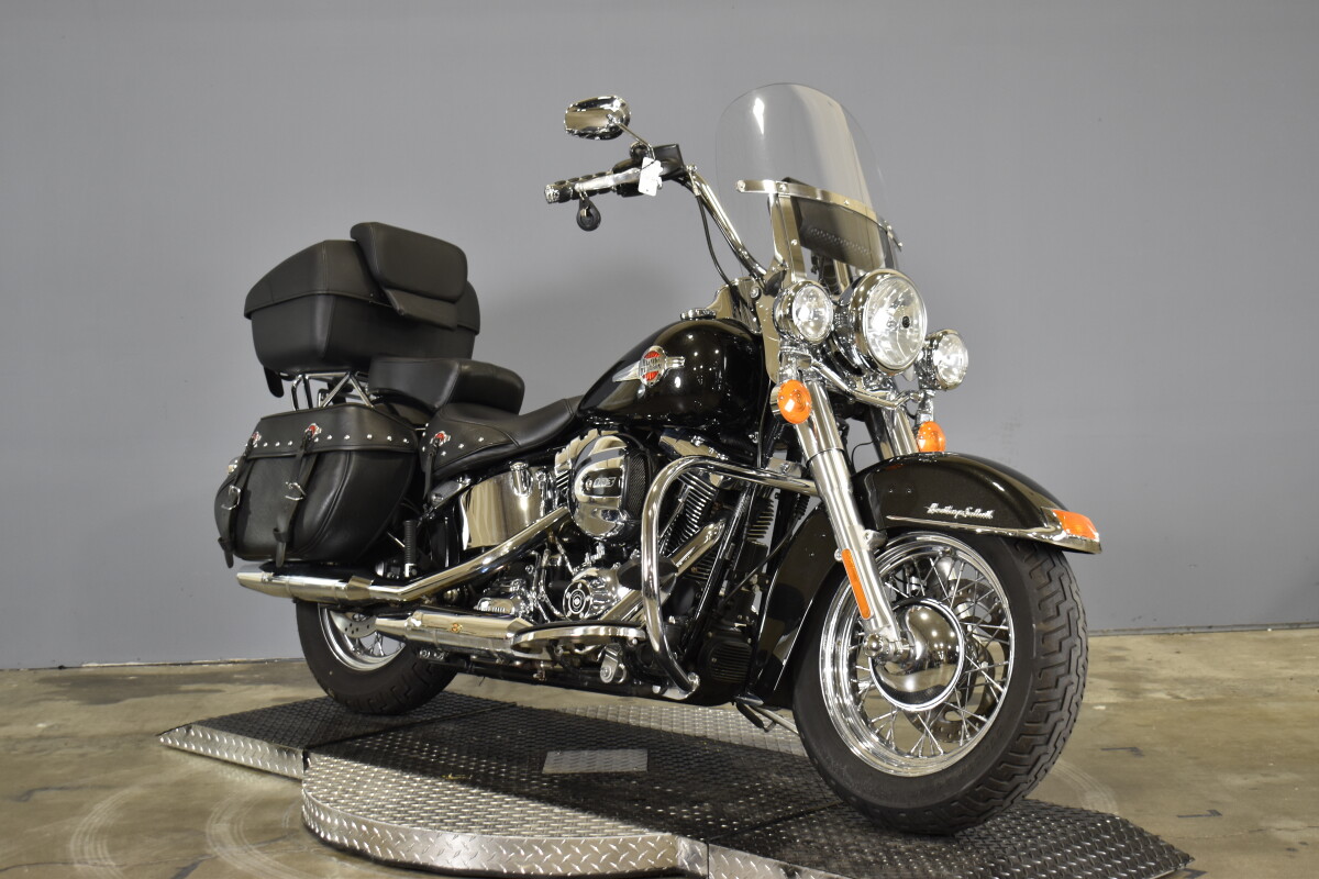 2017 Harley-Davidson Heritage Softail Classic FLSTC - Photo 2