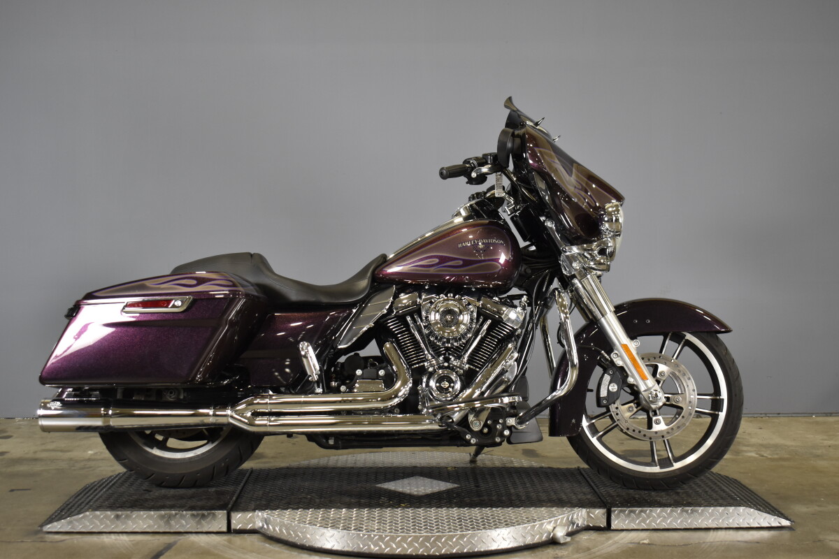 2017 Harley-Davidson Street Glide Special FLHXS