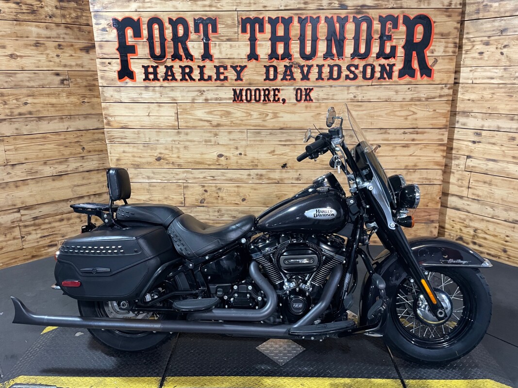 Harley-Davidson Heritage Classic 114 2021 FLHCS VIVID BLACK
