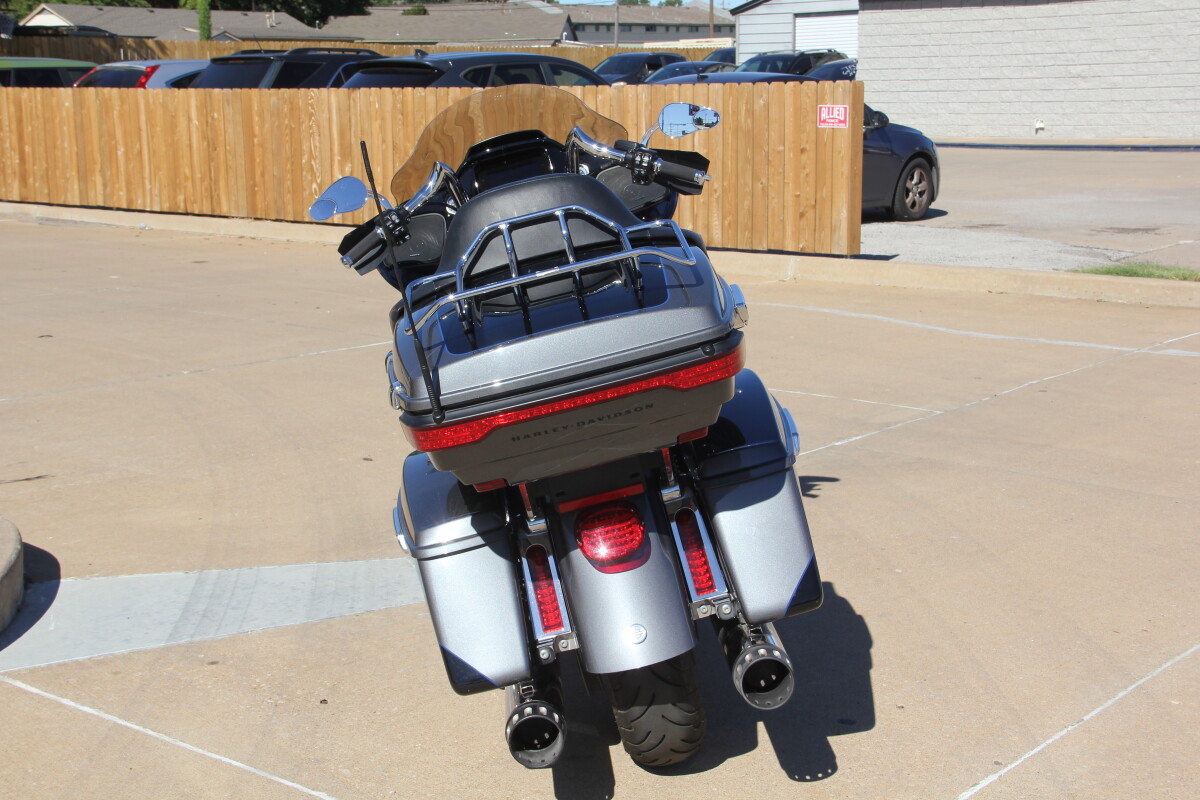 2022 Harley-Davidson Road Glide Limited Gauntlet Gray Metallic/Vivid Black - Photo 9