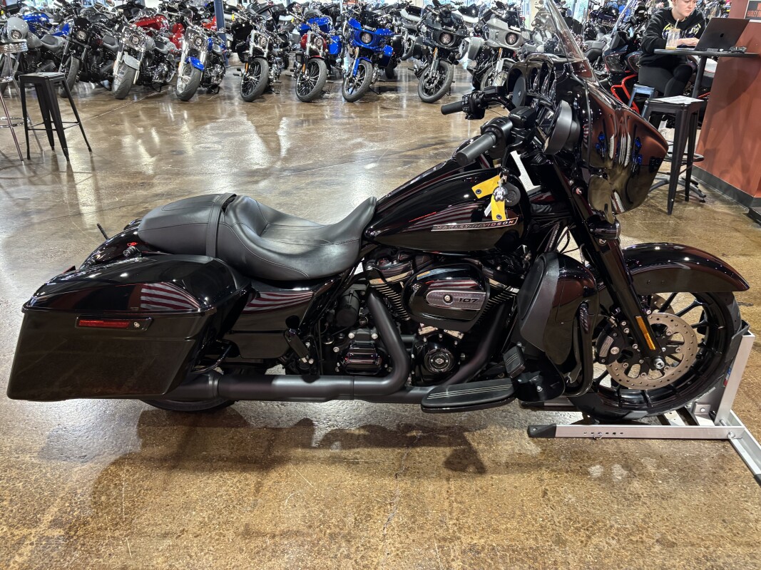 Harley-Davidson Street Glide Special 2018 FLHXS BLACK