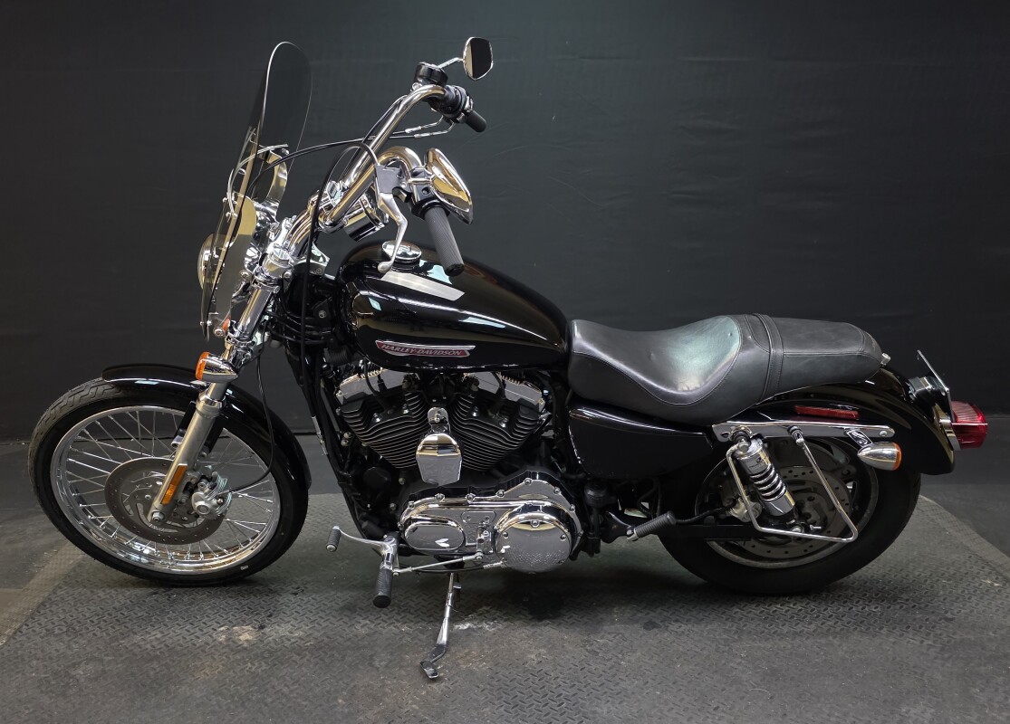 Harley-Davidson 1200 Custom 2009 XL1200C BLACK - Photo 4
