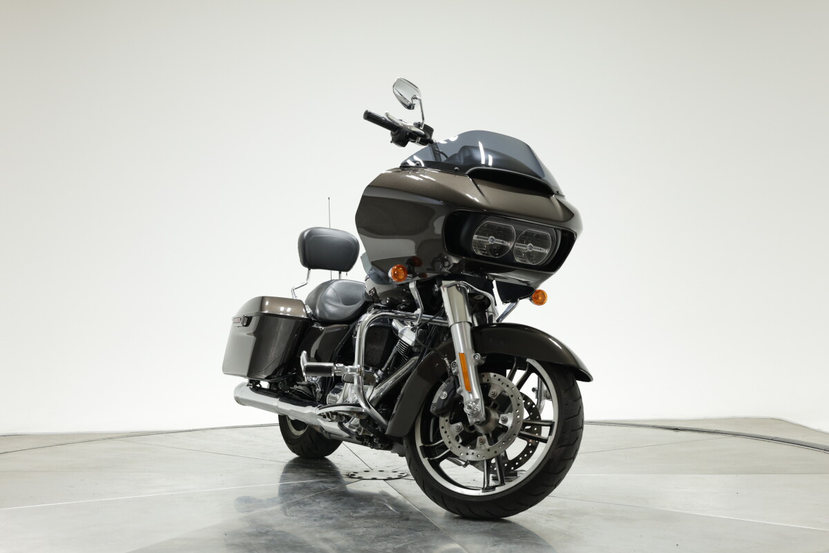 2018 HARLEY-DAVIDSON FLTRX ROAD GLIDE in Sumatra Brown - Photo 4