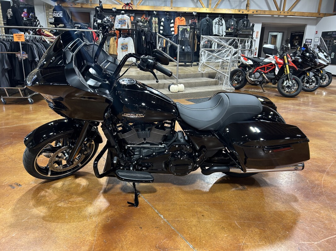 Harley-Davidson Road Glide 2025 FLTRX VIVID BLACK - Photo 4
