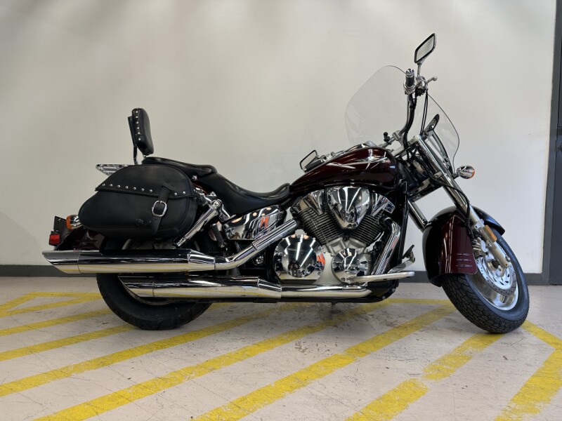 2007 Honda VTX 1300R7 Candy Black Cherry