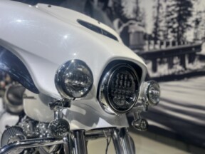 2017 Harley-Davidson® Street Glide® Special Crushed Ice Pearl thumb 0