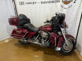 2005 Harley-Davidson® Electra Glide® Ultra Classic® FLHTCU 600056 Lava Red Sunglo thumb 1
