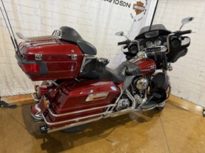 2009 Harley-Davidson® Electra Glide® Ultra Classic® FLHTCU 630729 Red Hot Sunglo thumb 3