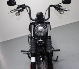 2025 Harley-Davidson® Street Bob™ Vivid Black w/Laced Wheels thumb 2
