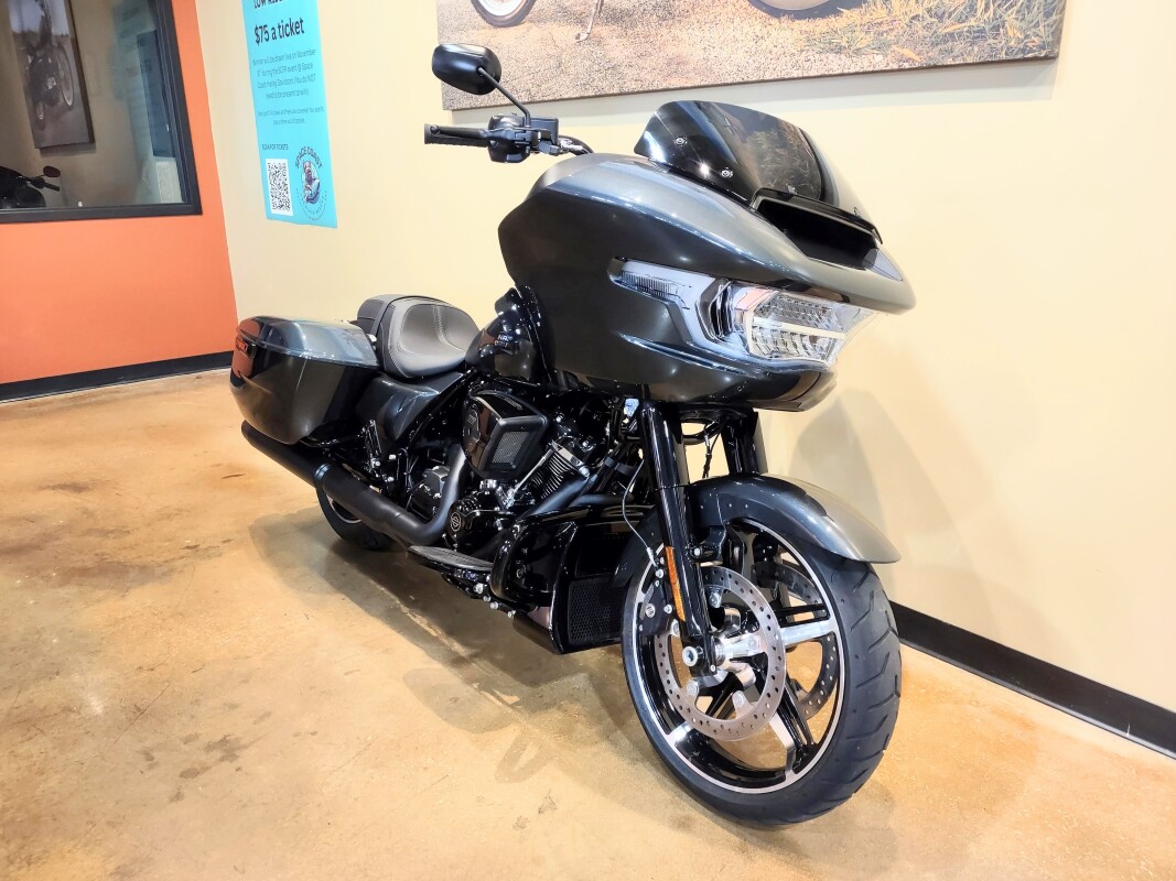 Road Glide - Photo 10