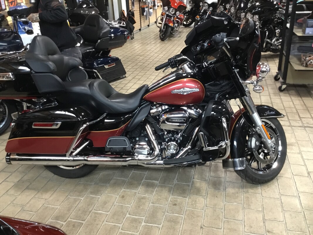 2018 Harley-Davidson Ultra Limited Vivid Black
