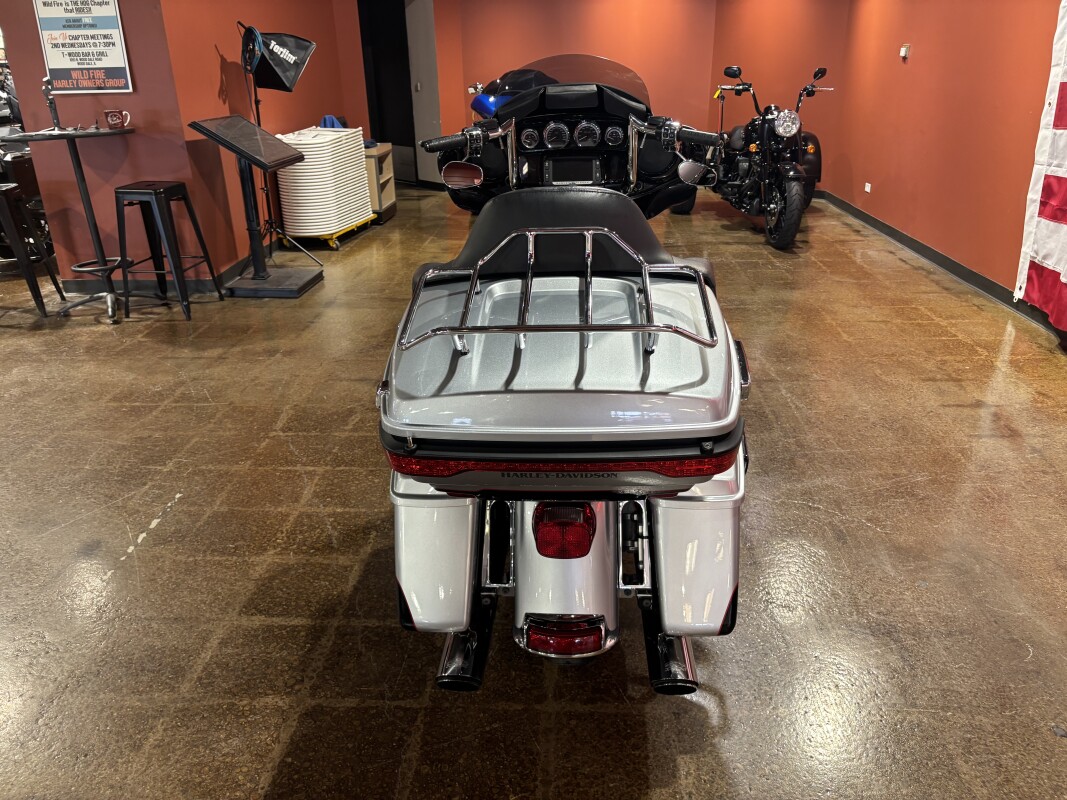 Harley-Davidson Ultra Limited 2015 FLHTK BRIL SLVR/V BLK W/ PINSTRIP - Photo 10