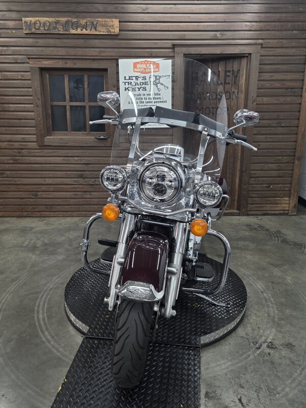 2021 Harley-Davidson Road King MIDNT CRIM/ STONE WASH WH P - Photo 7