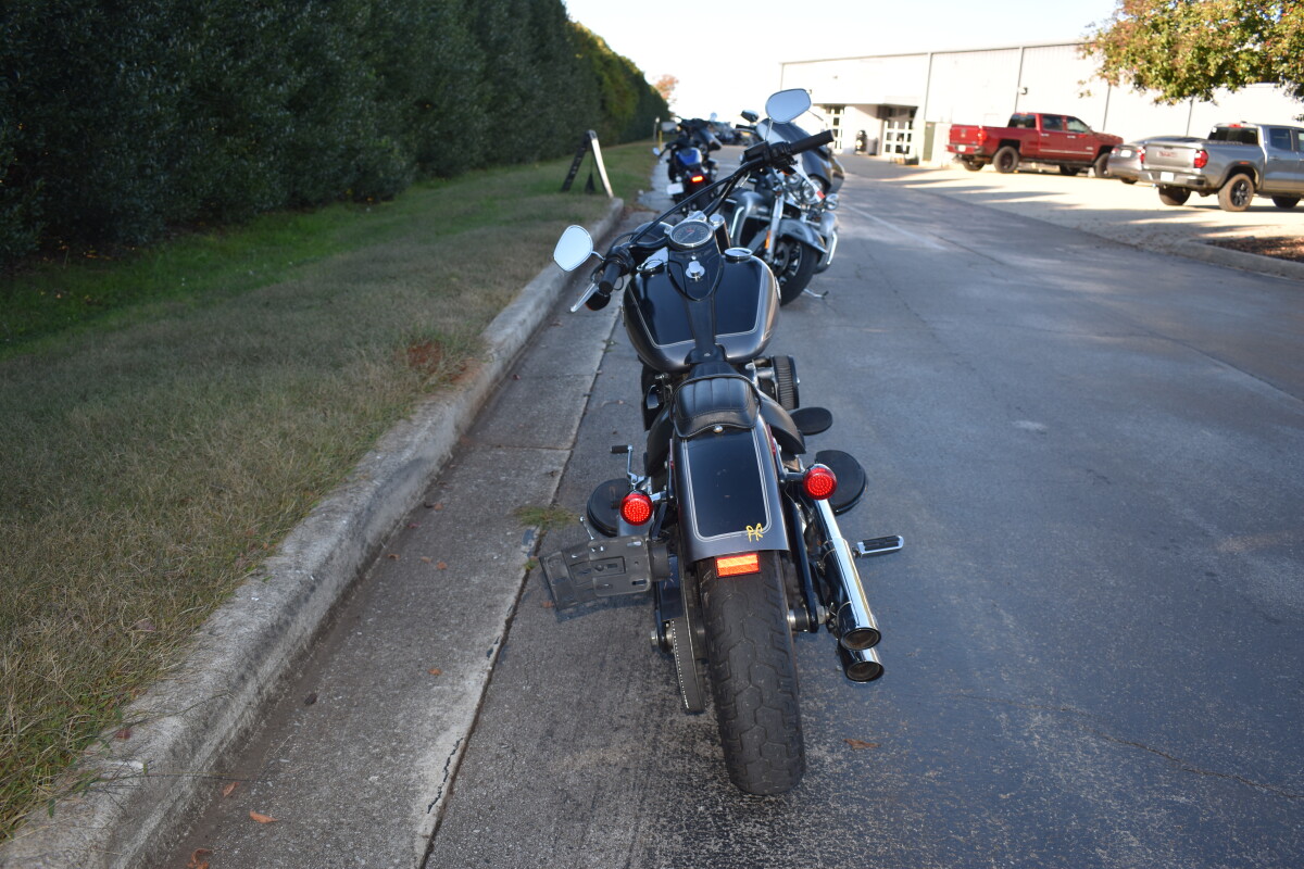 2016 Harley-Davidson Softail Slim – Stripped-Down Style - Photo 7