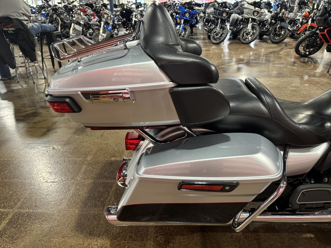 Harley-Davidson Ultra Limited 2015 FLHTK BRIL SLVR/V BLK W/ PINSTRIP - Photo 7