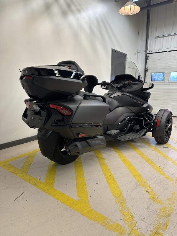 2022 Can-Am Spyder RT Limited Carbon Black Dark Edition - Photo 4