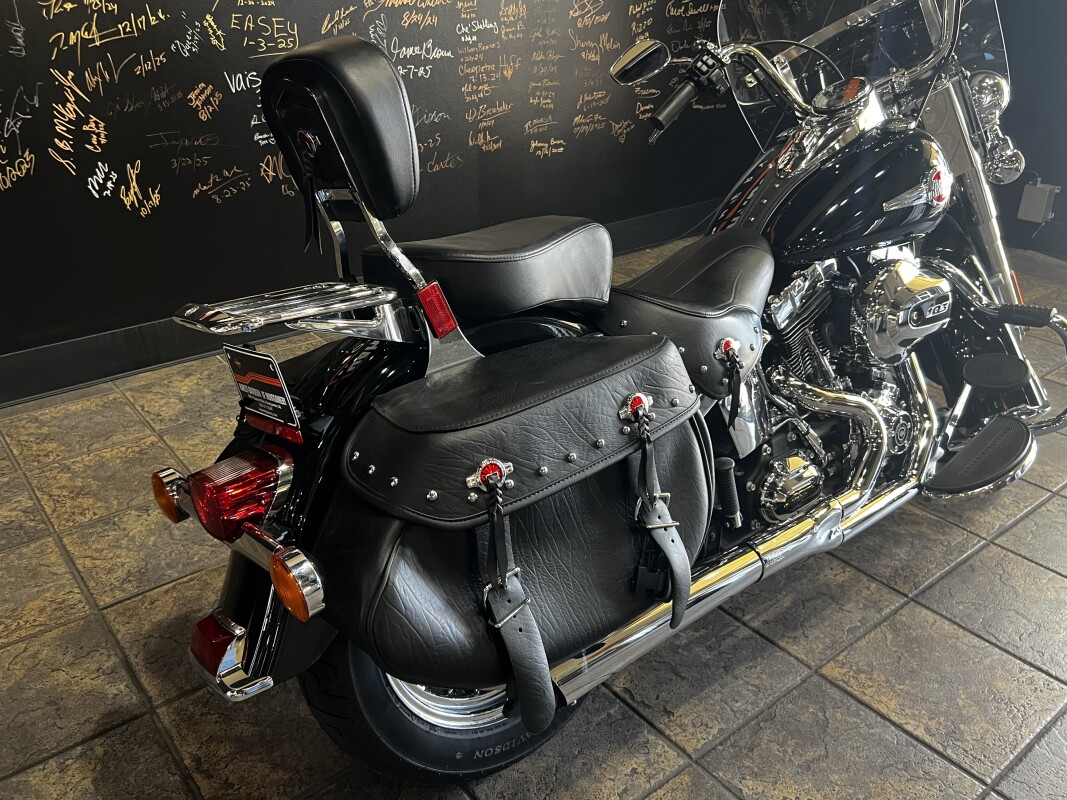 2017 Harley-Davidson Heritage Softail Classic - Photo 5