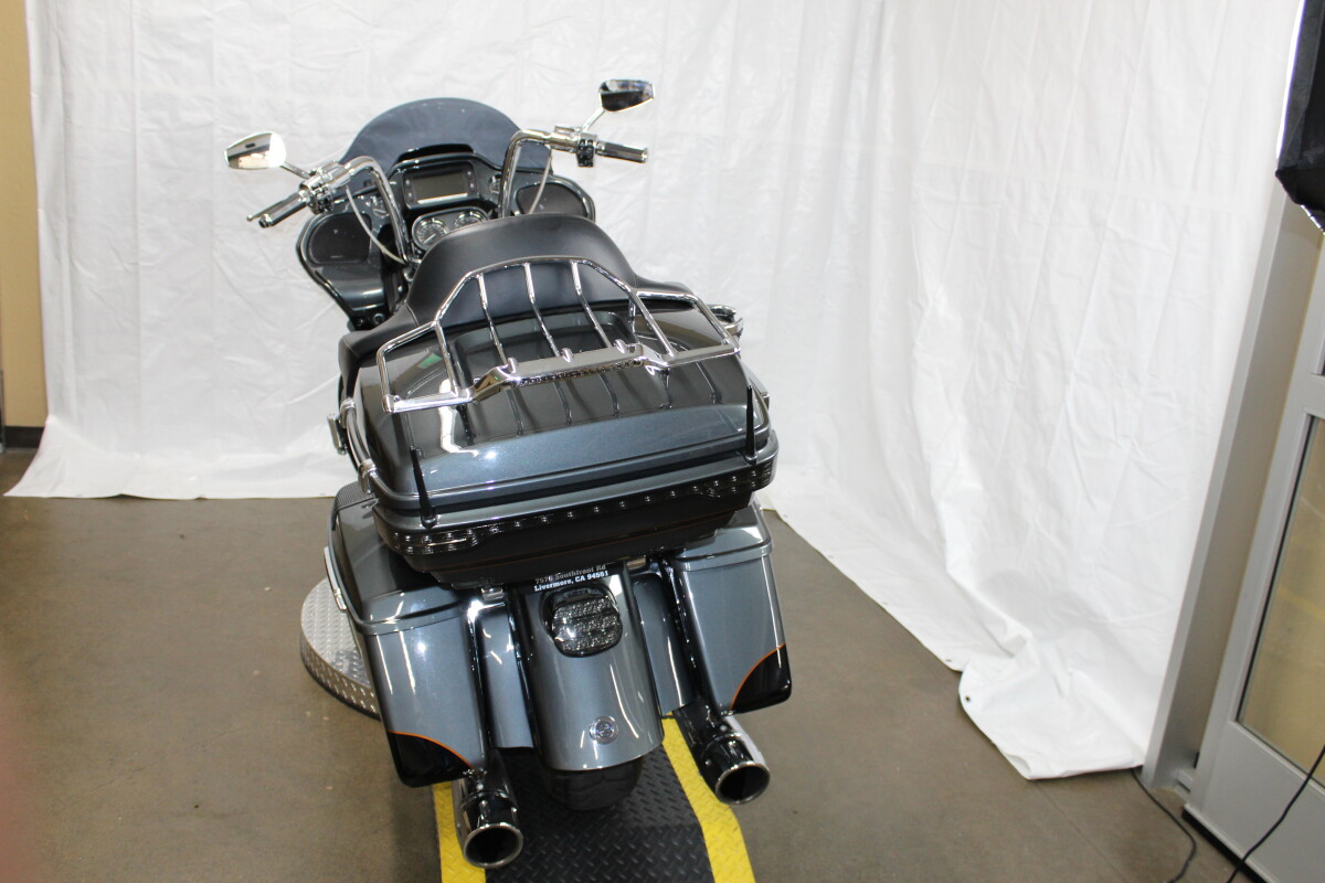 Harley-Davidson CVO Road Glide Ultra 2016 FLTRUSE 955089T CHR SLT/BARB DT W/PINSTRIPE - Photo 3