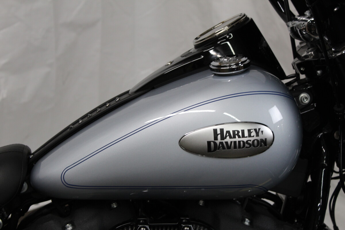 Harley-Davidson Heritage Classic 114 2024 FLHCS 041576T ATLAS SLV MTLIC W/ PINSTRIP - Photo 10