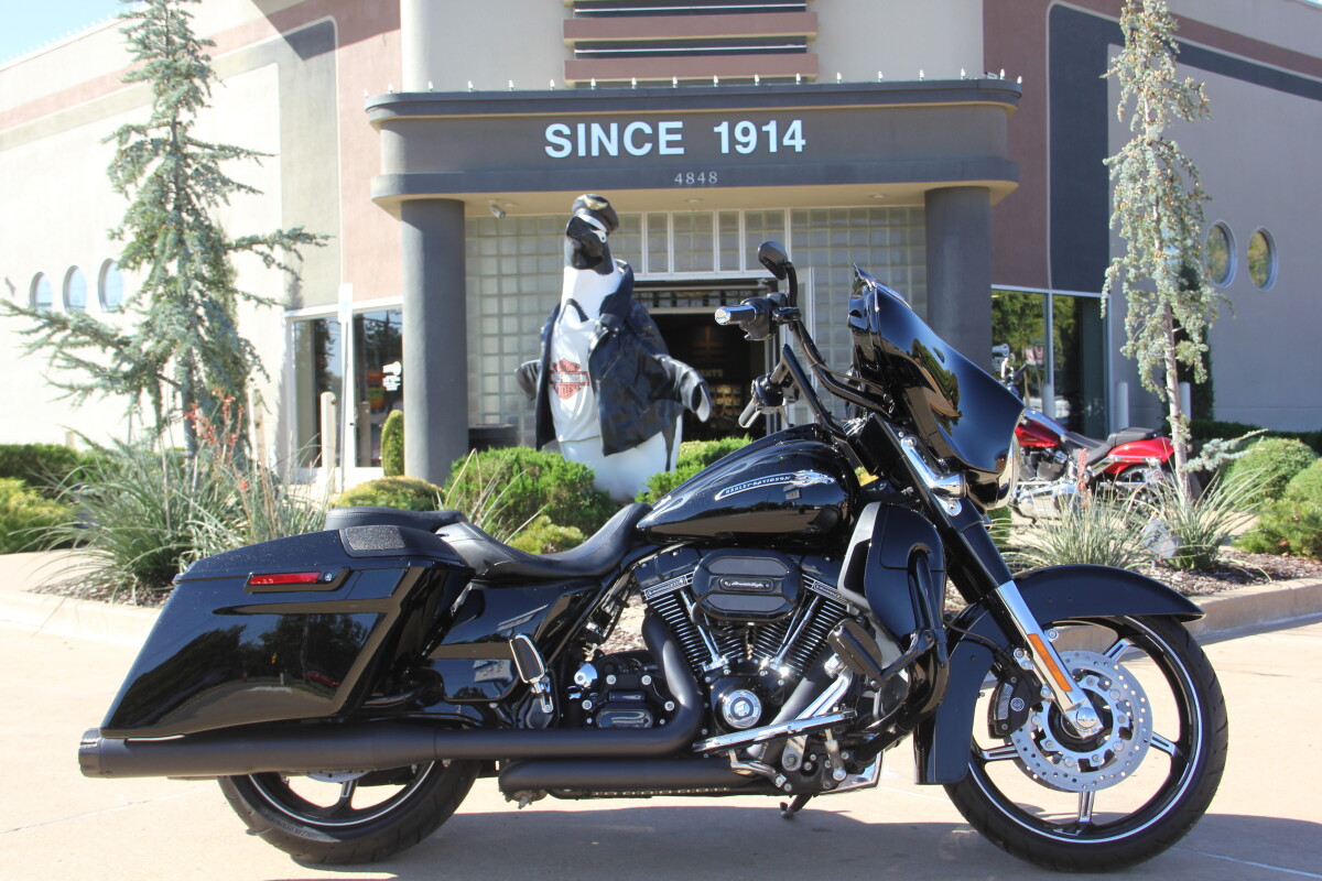 2016 Harley-Davidson CVO Street Glide - Photo 2