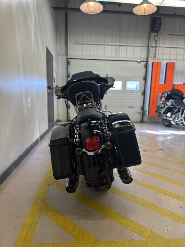2022 Harley-Davidson Street Glide Vivid Black - Photo 7