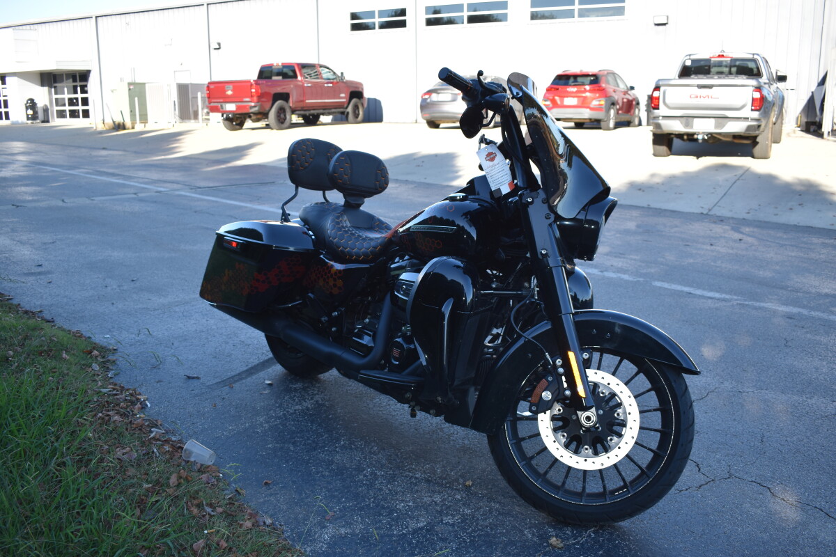 FLHRXS 2018 Road King Special - Photo 4