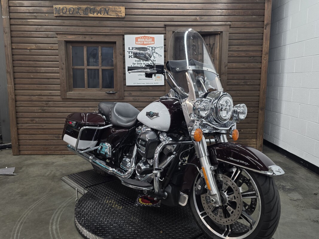 2021 Harley-Davidson Road King MIDNT CRIM/ STONE WASH WH P - Photo 8