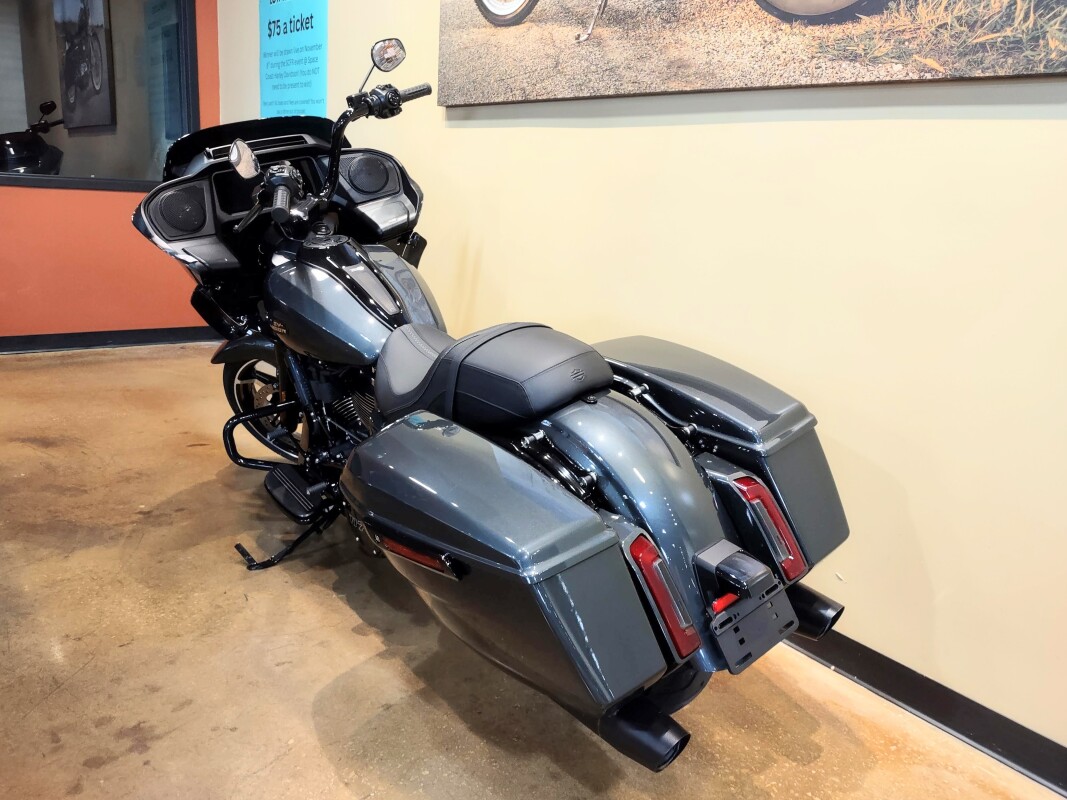 Road Glide - Photo 6