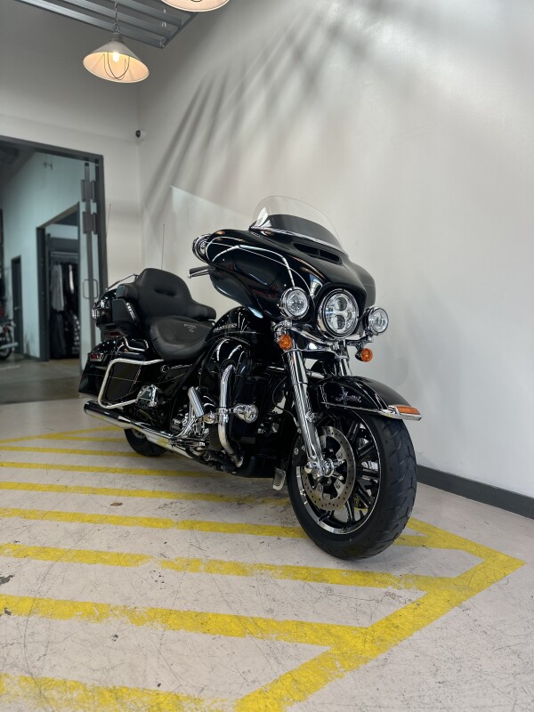 2015 Harley-Davidson Electra Glide Ultra Limited Black - Photo 2