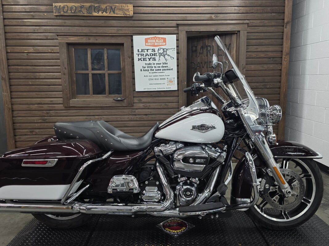 2021 Harley-Davidson Road King MIDNT CRIM/ STONE WASH WH P
