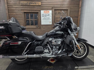2019 Harley-Davidson Electra Glide Ultra Classic BLACK W/PINSTRIPE