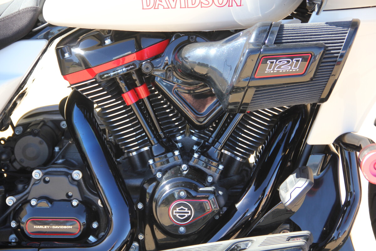 2024 Harley-Davidson CVO Road Glide ST Golden White Pearl - Photo 10