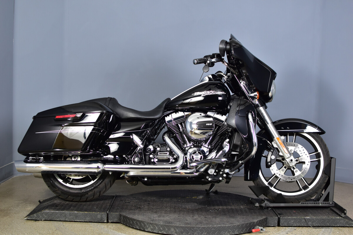 2023 Harley-Davidson® Ultra Limited FLHTK | Desert Wind Harley