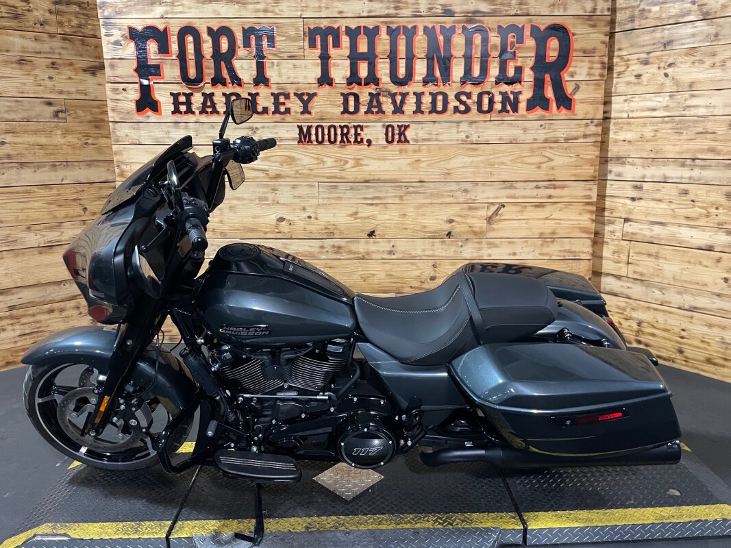 Harley-Davidson Street Glide 2025 FLHX IRON HORSE MTLC - Photo 8