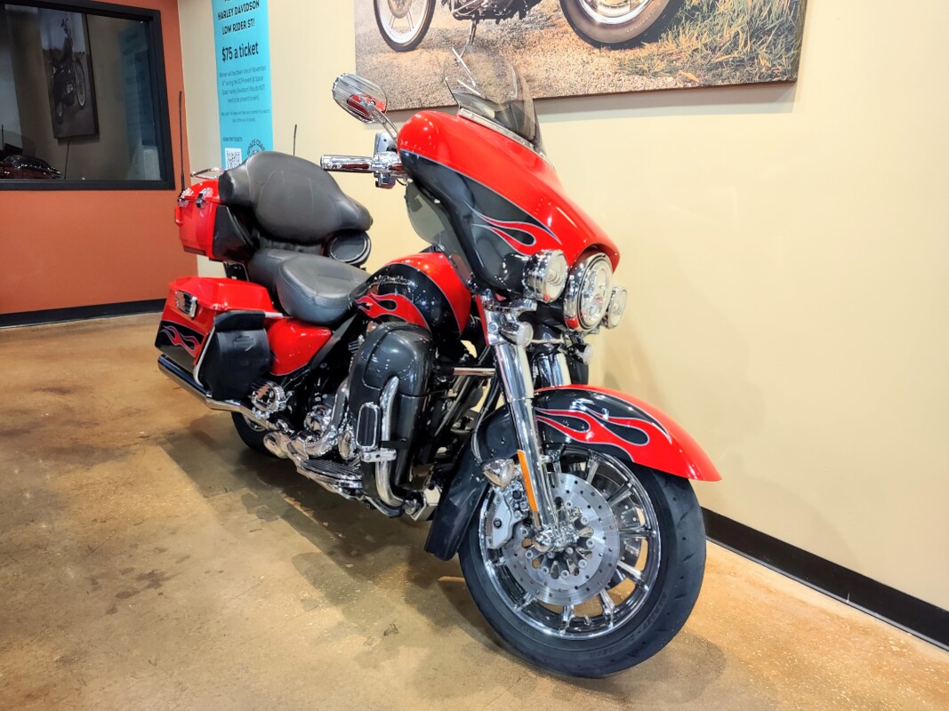 CVO Ultra Classic Electra Glide - Photo 7