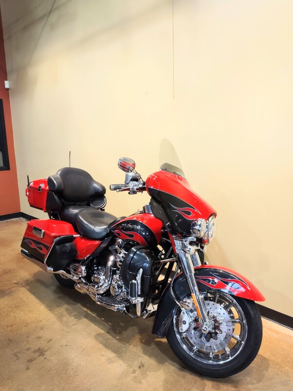 CVO Ultra Classic Electra Glide