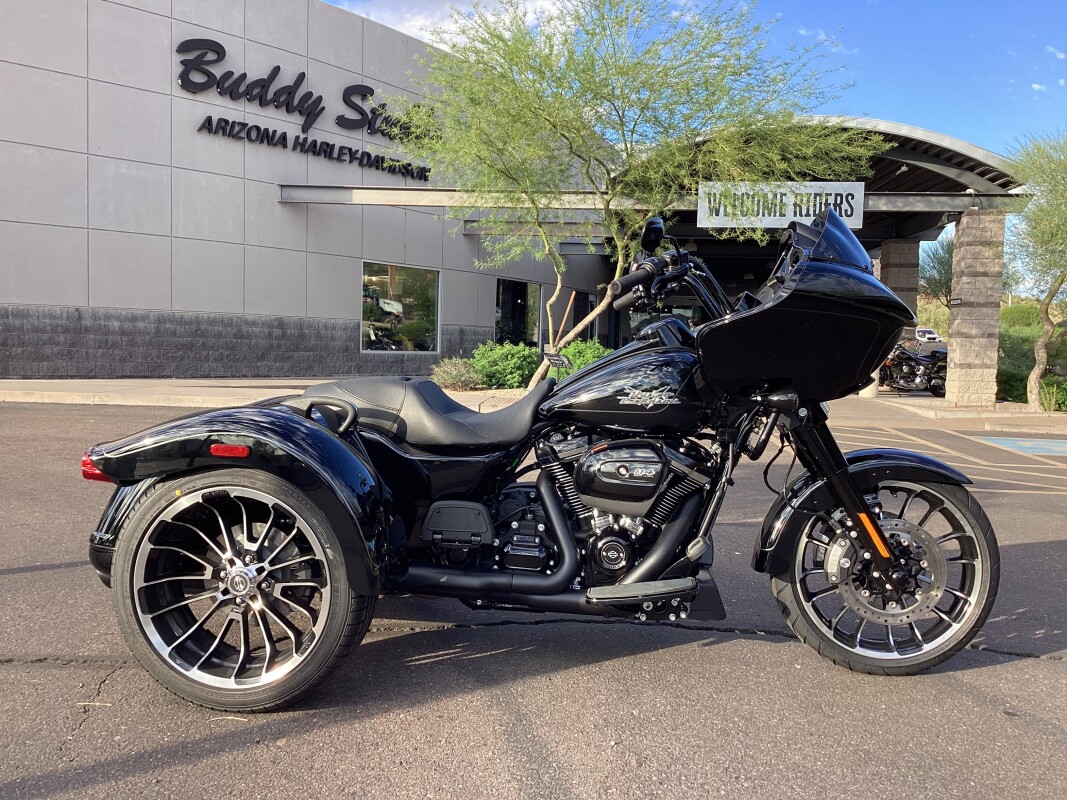 FLTRT 2025 Road Glide 3