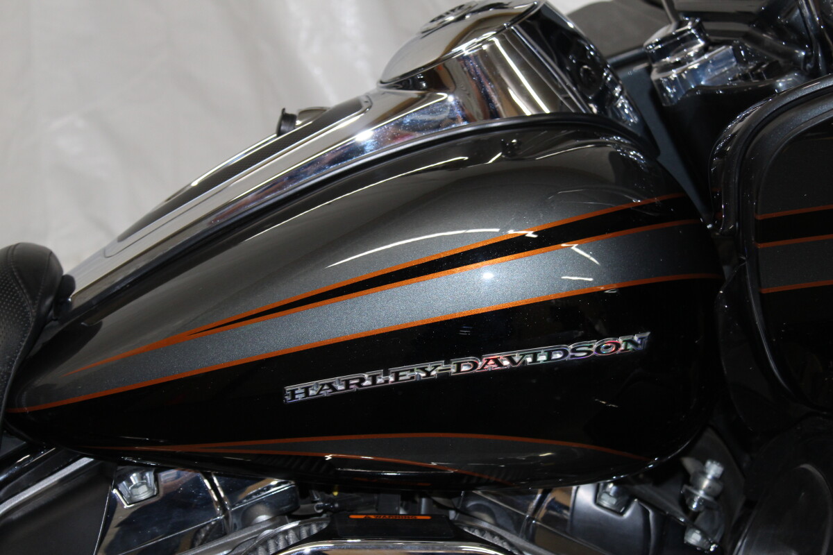 Harley-Davidson CVO Road Glide Ultra 2016 FLTRUSE 955089T CHR SLT/BARB DT W/PINSTRIPE - Photo 9