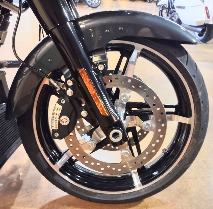 Road Glide - Photo 7